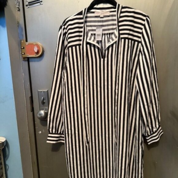 Black and White Striped Swing Dress with Bow - Picture 1 of 16